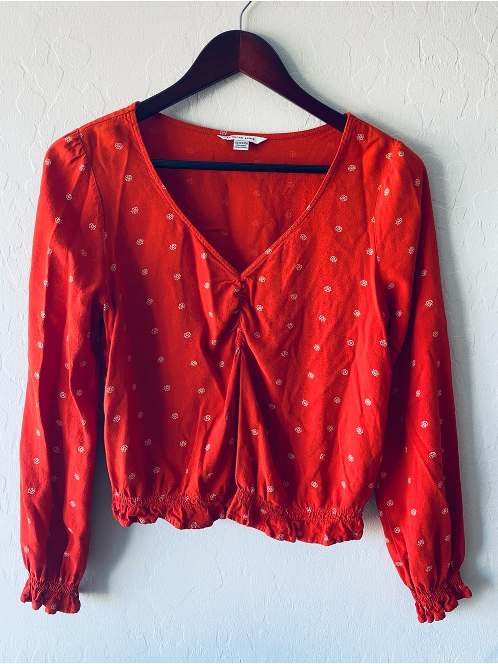 American Eagle Floral Long Sleeve Blouse V Neck Smocked Crop Top Red XS